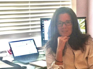 Photograph of Jennifer Skrapits